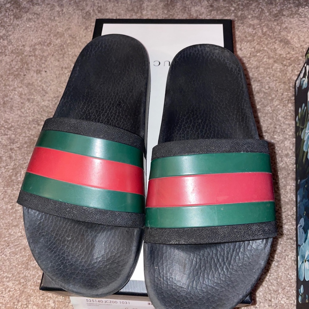 Gucci flip flops